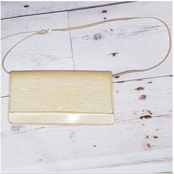 Louis Vuitton Handbags - LV Epi Leather Honfleur Bag